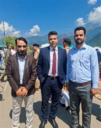 SCHOOL PRINCIPALS' WITH DC ANANTNAG.